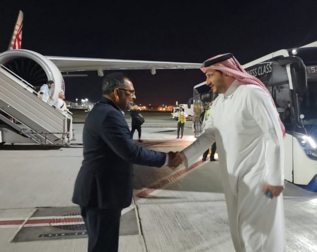 Rasmee dhathureh gai Foreign Minister Zameer Qatar ah vadaigenfi