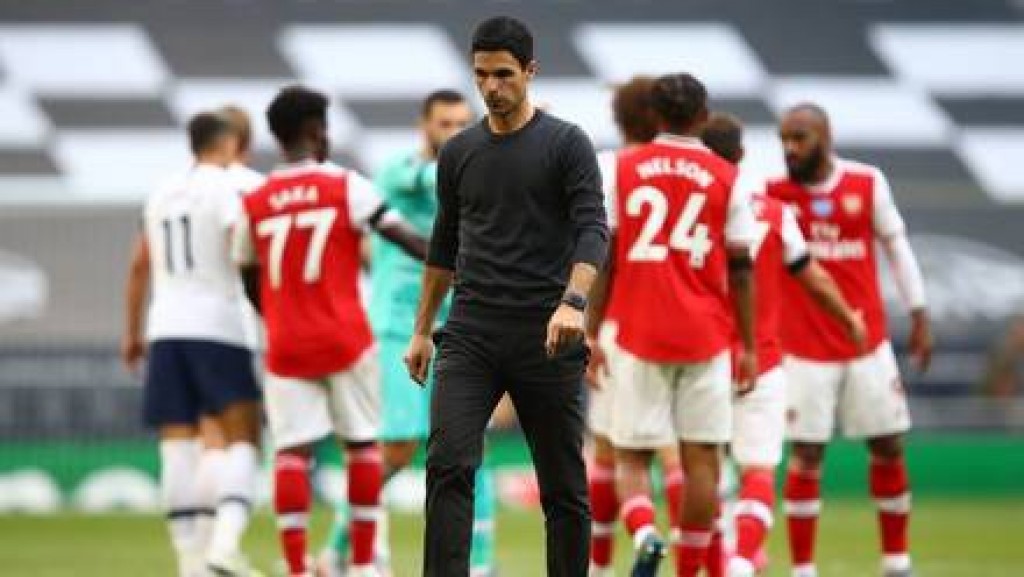 Arsenal athun molhuve Tottenham 8 vana ah