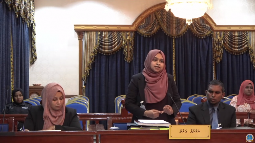 Komme nafsaanee massala akah dhifaau libeykah nujehey: Dhaulaiy