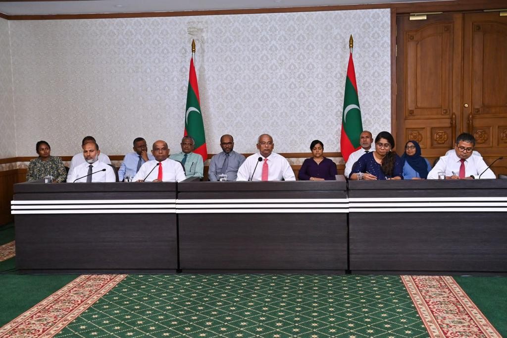 Deal ehgai baiverivefaeh nuvaane, thuhumatheh kuraa nama hushahalhaigen ballavaa!: Raees