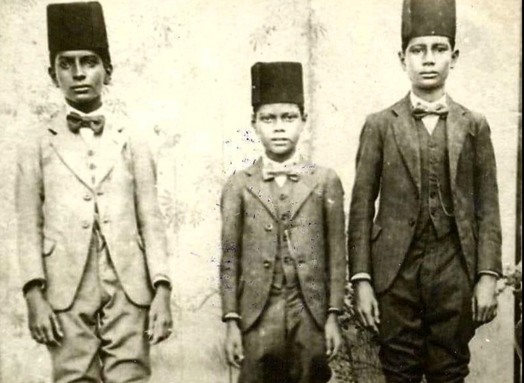 Dhivehi thaareekhu: Dhivehiraahjje ah 