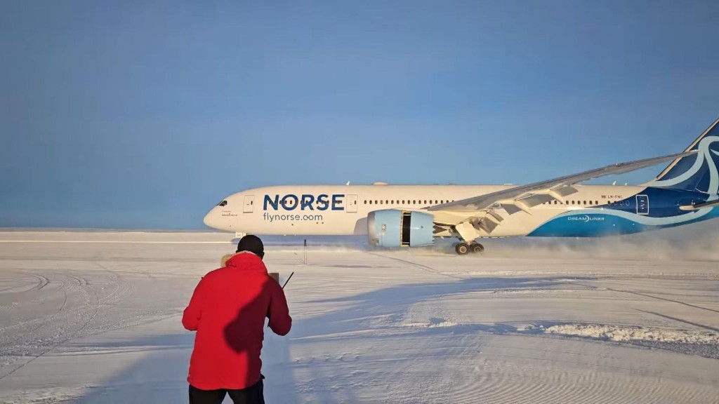Boeing 787 marukaage flight eh furathama faharah Antarctica ah jahssaifi