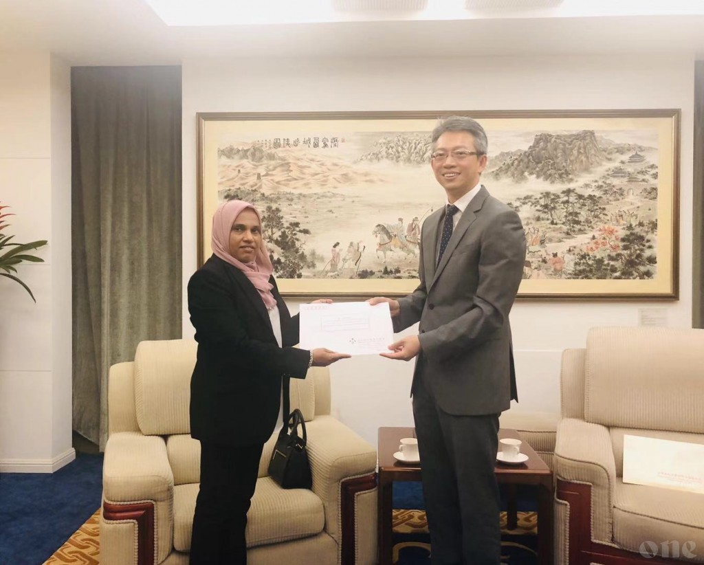 New Ambassador to China presents credentials