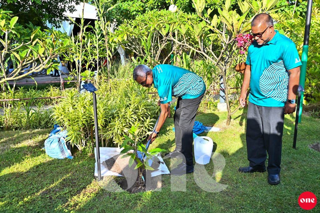 Amaazakee mi aharu 2 million gass indhun: Minister Thoriq