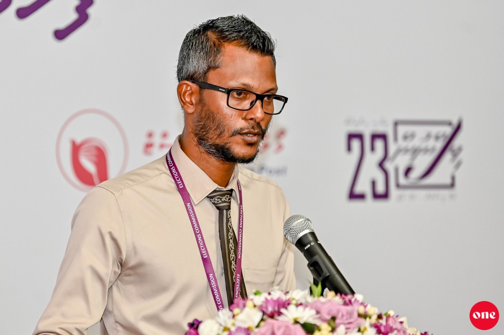 Efaas medhuverikoh party thakah meehun vahdhaa gothah usoolu badhalu kuranee