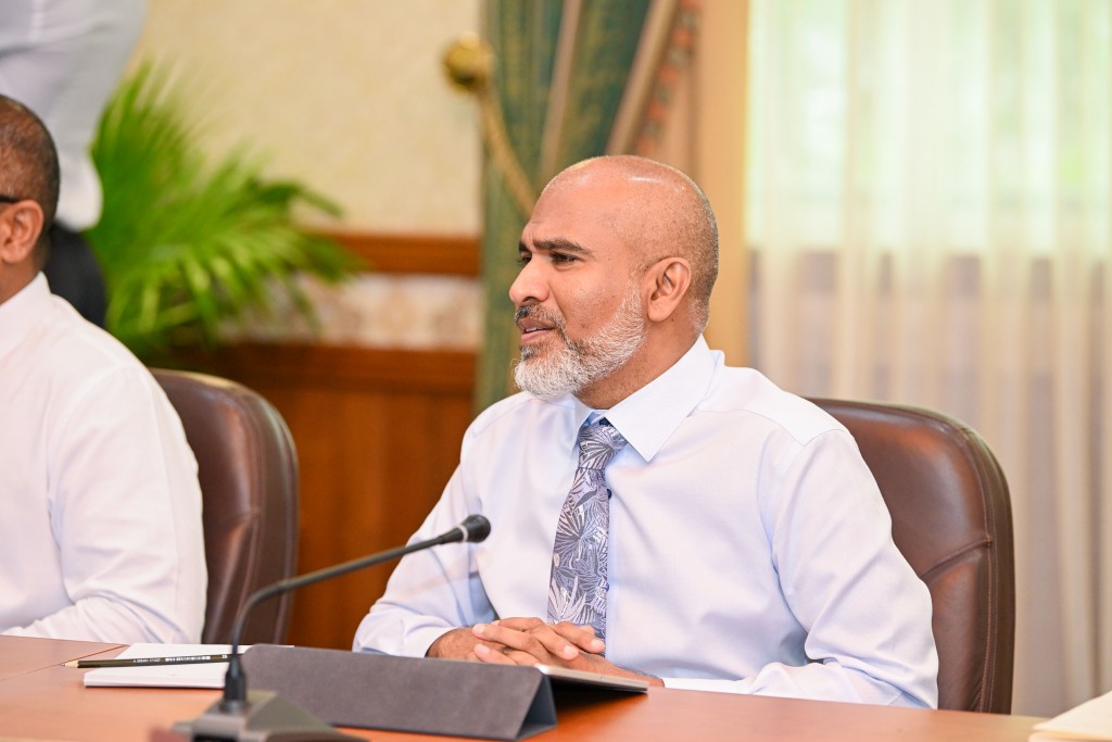 Education Minister Dr. Shafeeu ah Majlis in ruhun dheefi