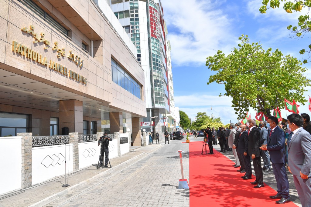 President renames Foreign Ministry Building to Fathulla Jameel Building, honours the Maldives' longest-serving foreign minister