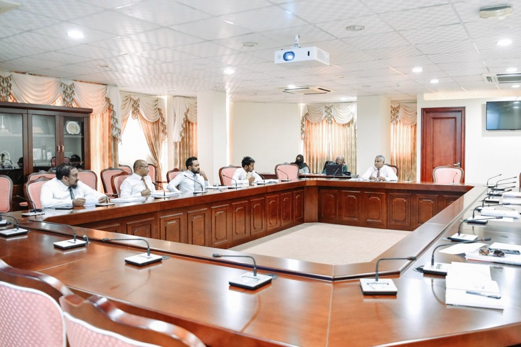 Laamarukazee gaanoonugai gaanoonee huskamuge bodu baagandeh!