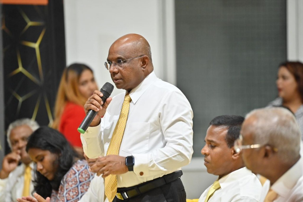 Muizzah gon'deegai isheenumuge furusathu dheyn jehey, eyge kurin gon'di dhamaigannan visnaigen nuvaane: Shahid