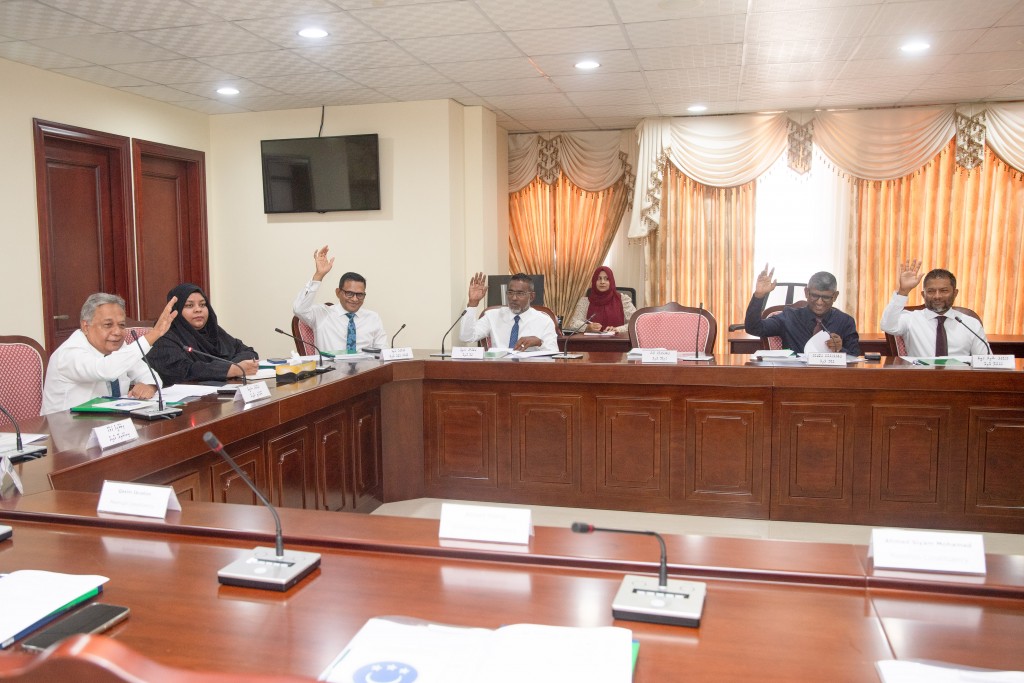 Azaan hushahalhuvvai, Qasim  ge thaaeedhaa eku Solih sarukaarun hedhi ehbasvunthakuge massala balan nimmaifi