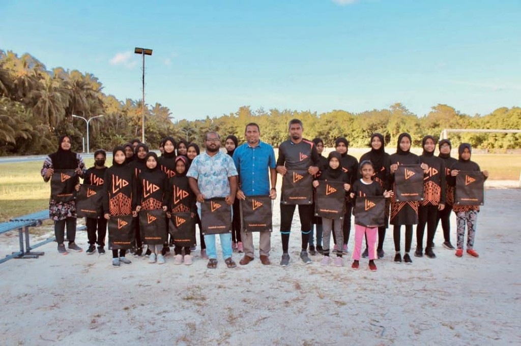 LYD ge furathama Handball Academy aaeku Laamu Atoll ge handball ah dhuru visnumeh!