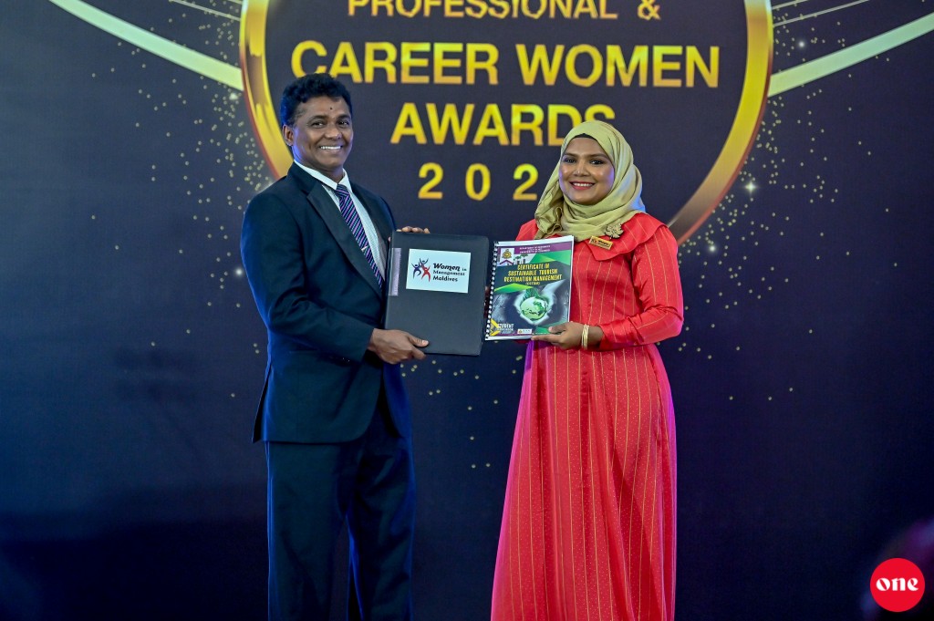 WIM aai University of Colombo gulhigen tourism dhaairaage course thakeh hingany
