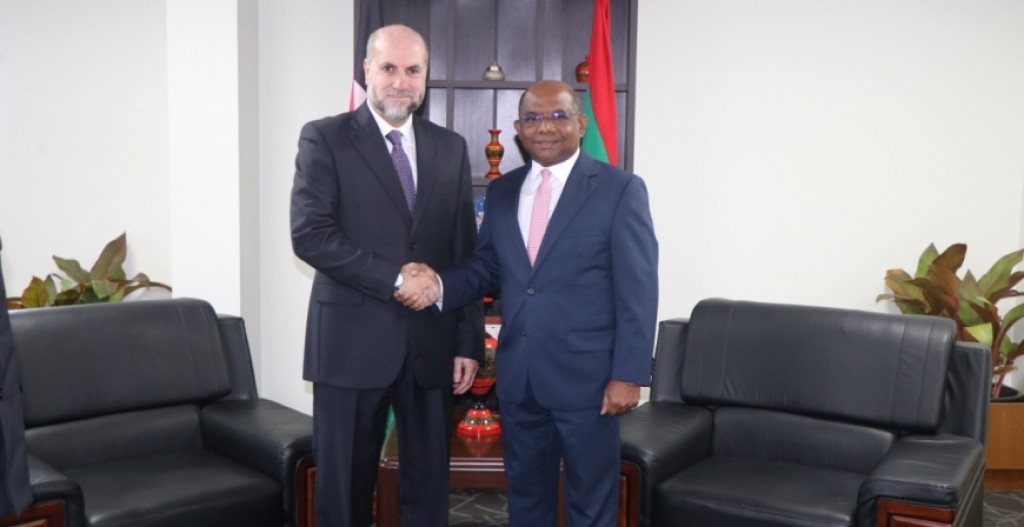 Discussions held to further strengthen ties between Palestine and Maldives