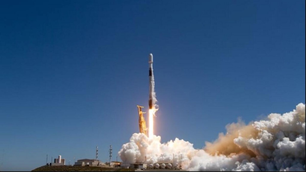 Emme fahuge technology himeney satellite eh UAE in launchkohffi
