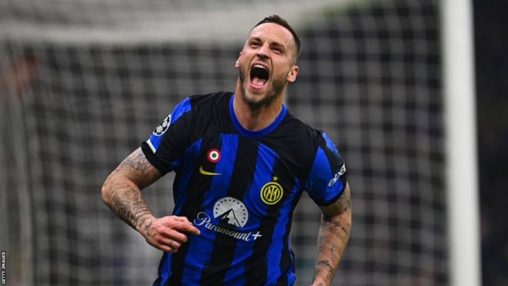 Inter ah hani molheh, PSV in Dortmund hifahattaifi