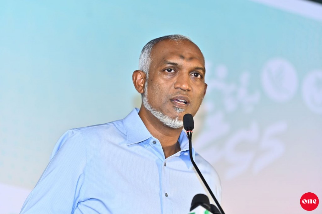 Dua akee  maadhamaa Raees Yameen minivan vun: Raees