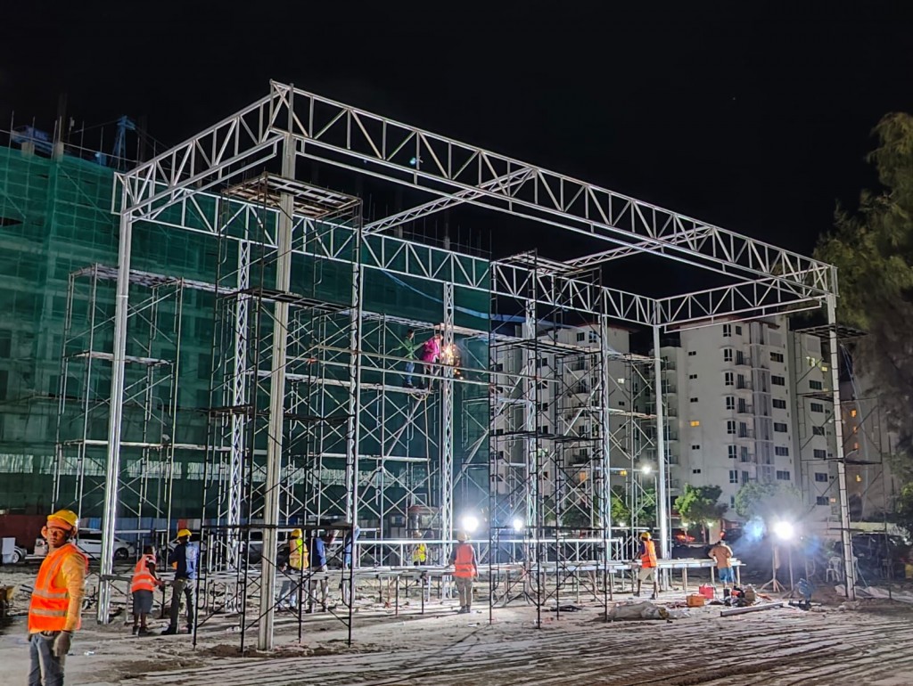 Hulhumale' gai bahahtaa bodu screen thah kairesegai 13,000 meehunge jaaga, food stall thah huhnaane