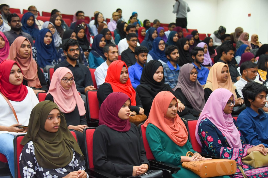 Misarukaarun feshi hiley degree program ge dhashun 12000 dharivarunnah furusathu dheefi