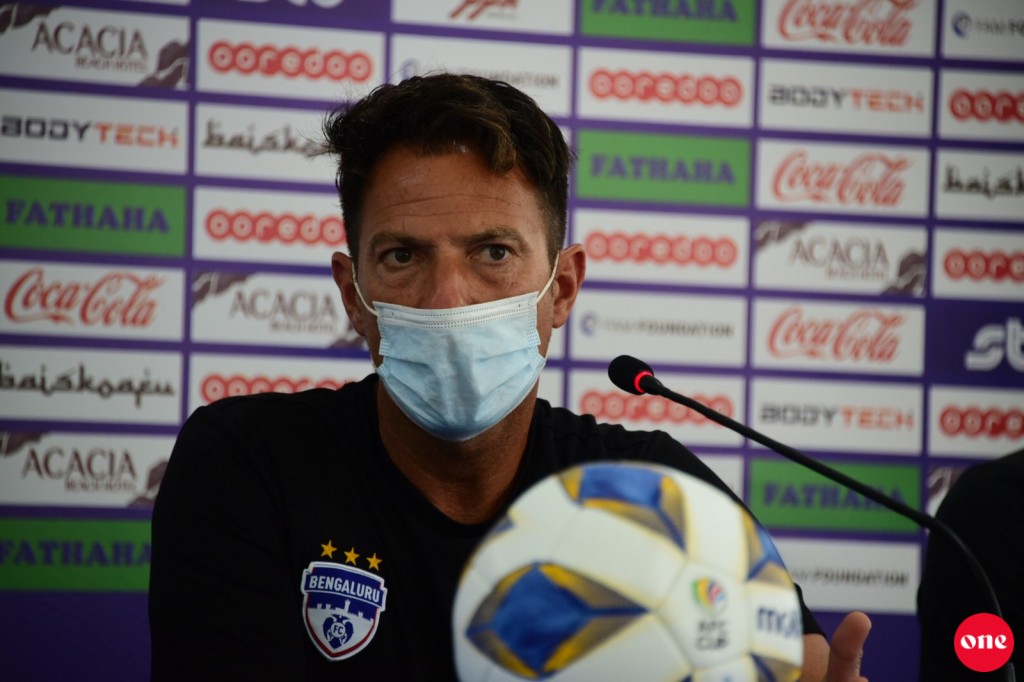 Bengaluru coach Pezzaiuoli ge faadu kiyun referee ah: '' Technology beynun kuran jehey''