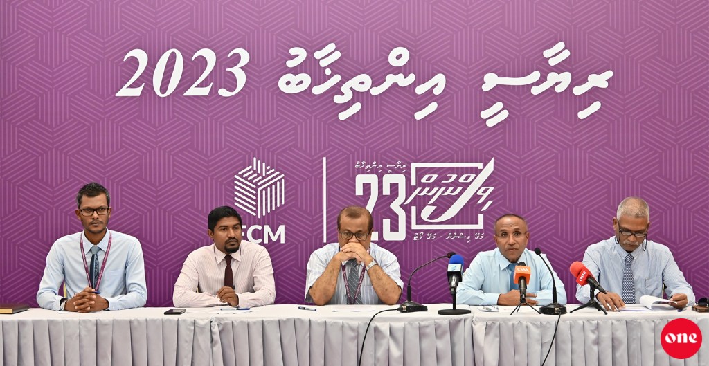 Vote lunn kuriah dhaanee haveeru 5:00 ge niyalah, vaguthu ithureh nukuraane: EC