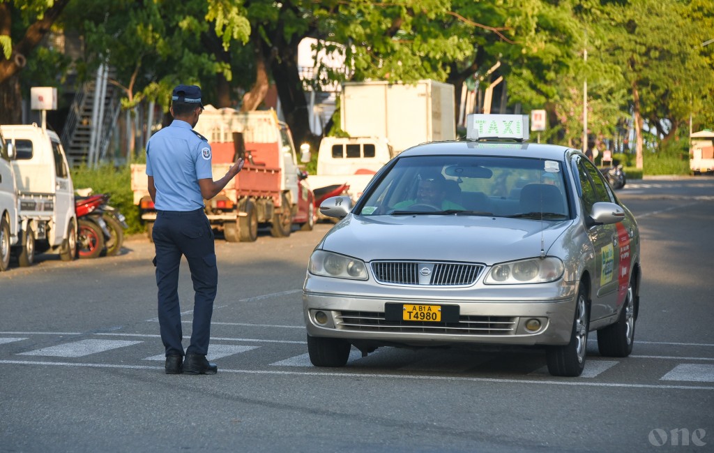 Taxi thakugai camera harukuran ithuru 3 mas dheefi