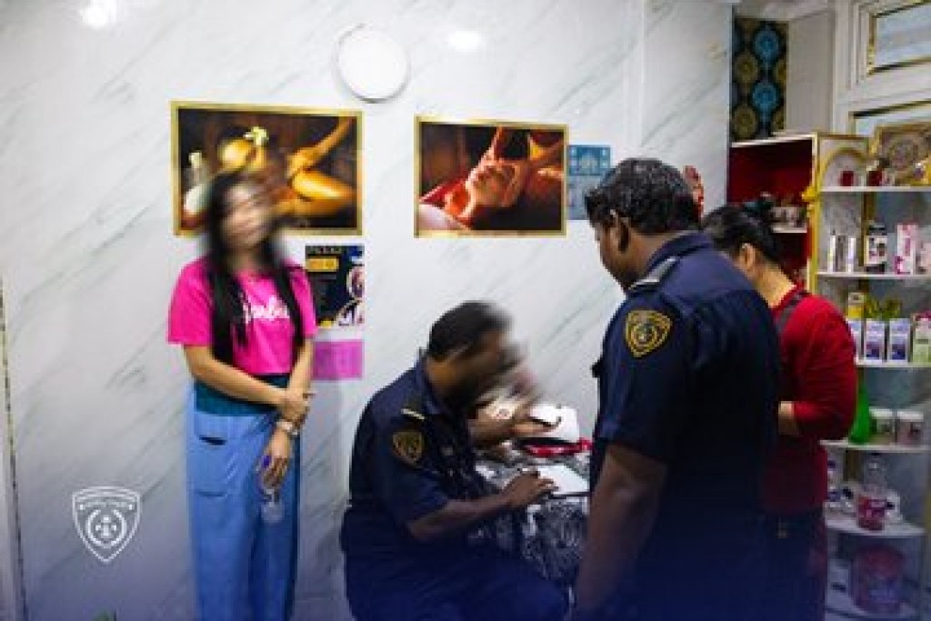Saloon aai spa thakuge inspection eh fashaifi