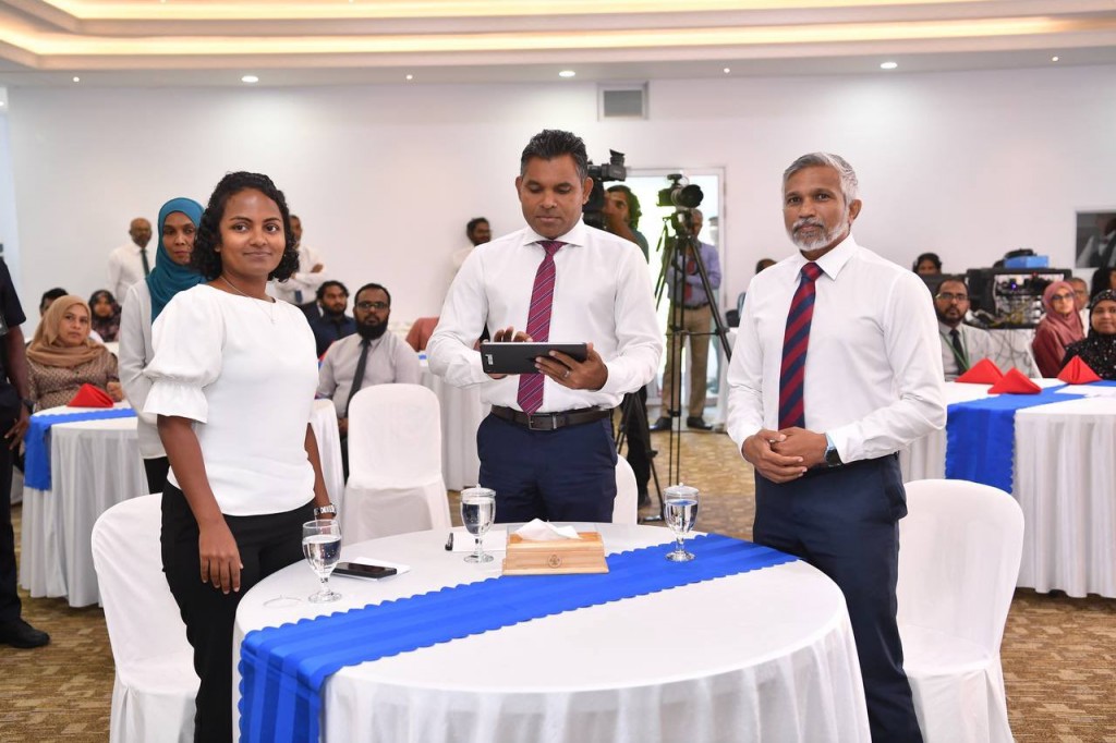 Sarukaaru idhaaraa thakugai ''Gems workspace'' beynun kuran fashaifi