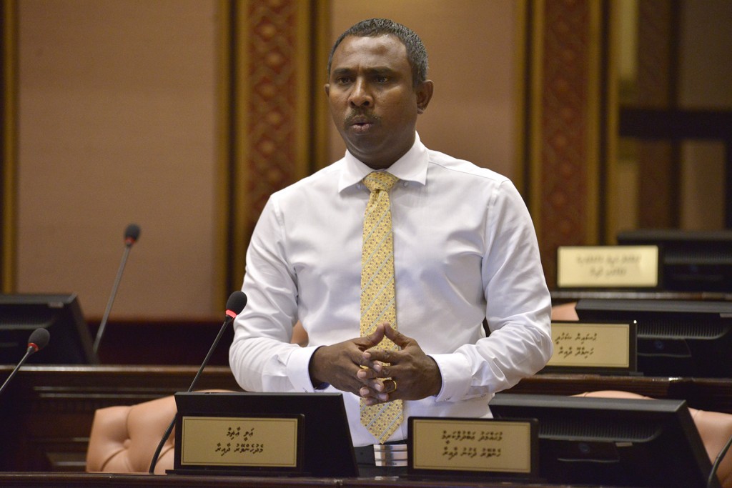 Corruption ge bodethi mahsala thakeh thahugeeru kuraa kamah vidhaalhuve, 8 beyfulhehge nan Azim aamu kurvvaifi
