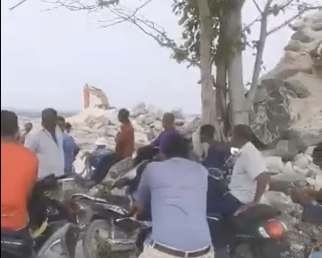 Funadhoo football dha'ndu hadhan Foakaidhoo in veli gendhaathee muzaaharaakohffi