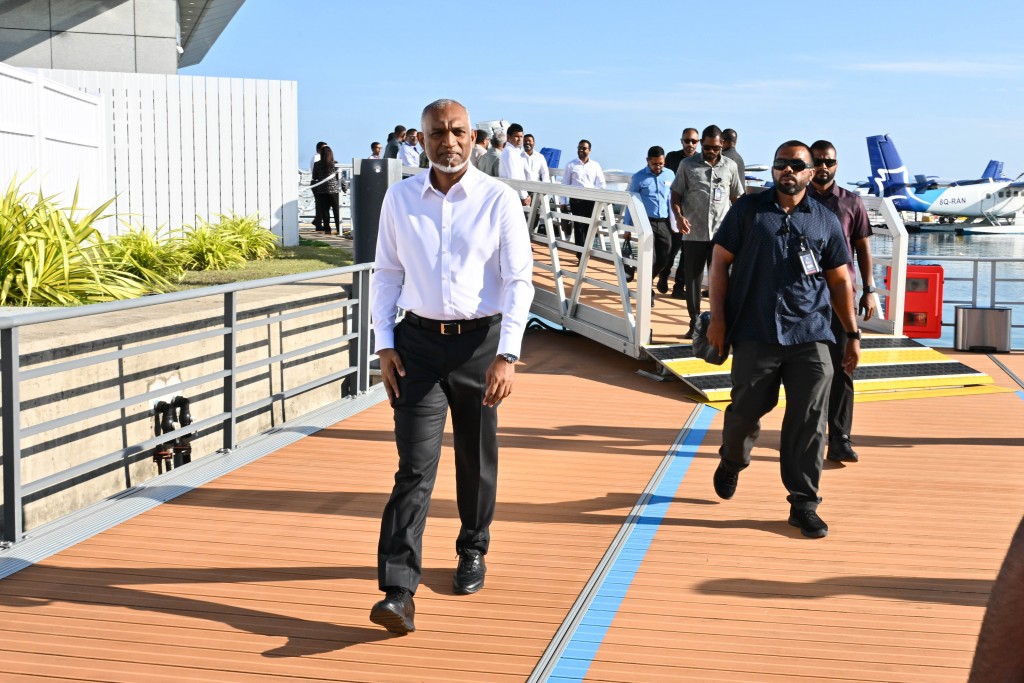 Photo: Raees Muizzu, Aa. adhi K. Atholhuge baeh rahthakah  furaavadaigathun