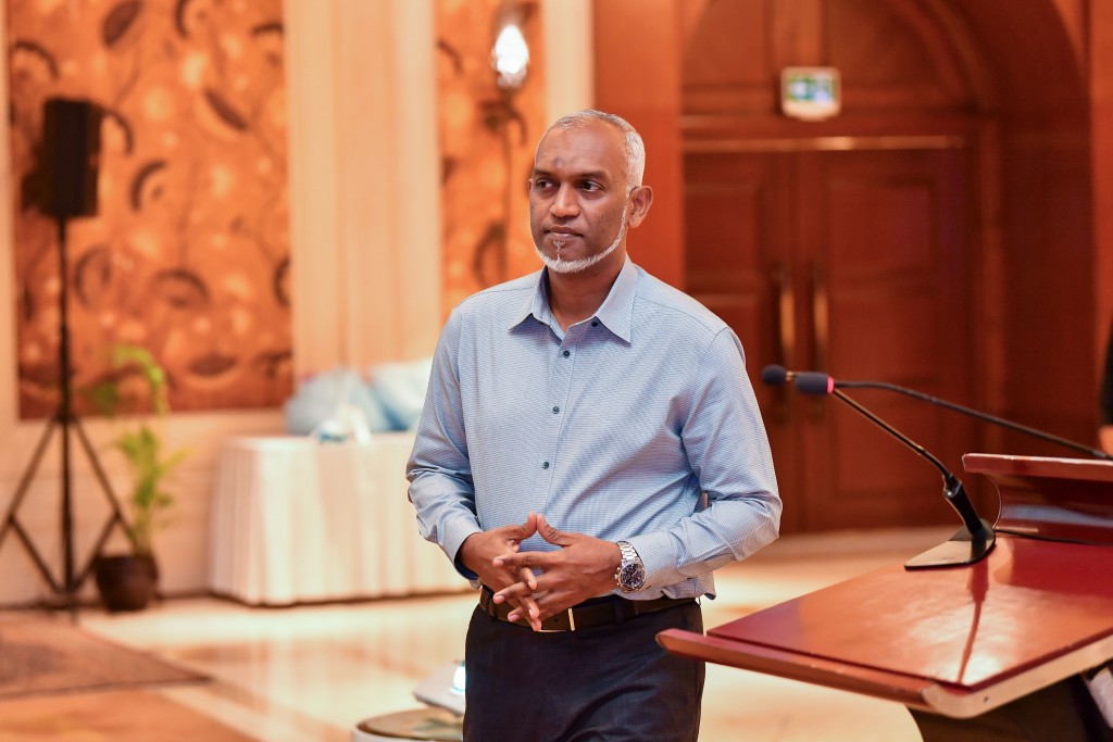 Dhivehinnah faidhaavaa kanthahthakeh kuriah oiy 3 dhuvahu fahivegendhaane: Raees