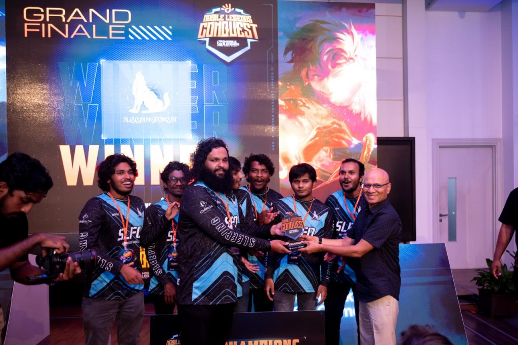Dhiraagun Raajjey gai beyvi enme bodu e-sports event ge Champion kan Team Sleeping forest ah