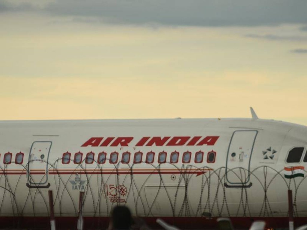 Mi aharu mihaathanah India ge airline thakah 999 bomuge inzaaru dheefi