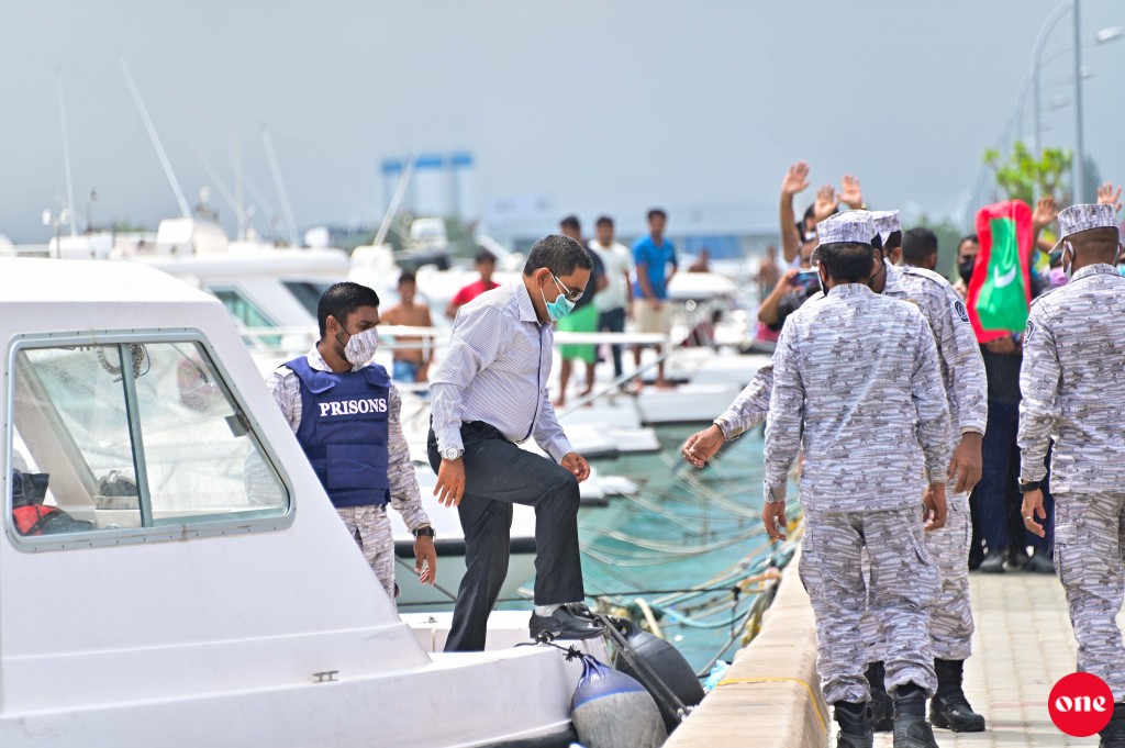 Ithuru massalaeh gai Raees Yameen angaara dhuvahu fuluhah haaziru kuranee
