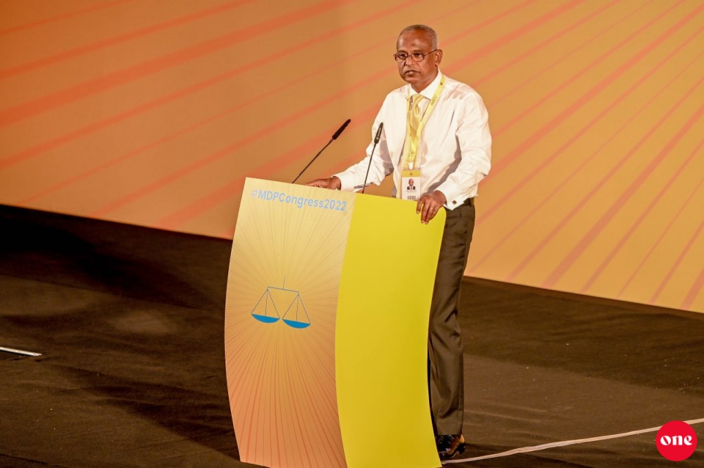 Hiyaalufaalhu kurumuge minivan kamah dhekolhu beyfulhunves mihaaru hahdheh nethi eyge beynun hifaa: Raees