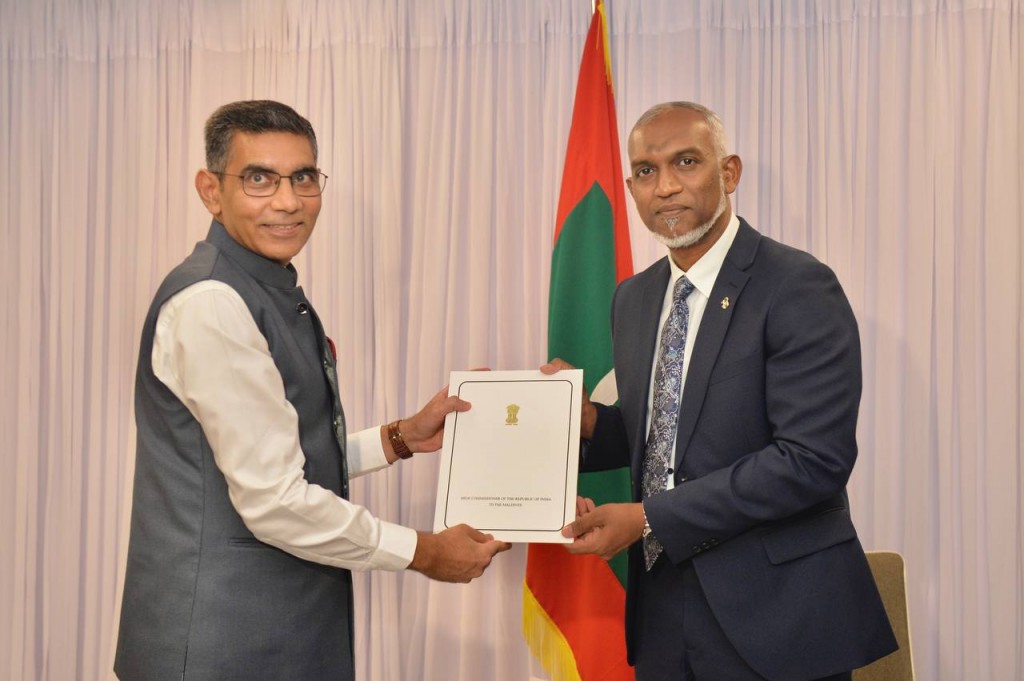 Rajjey ge siyaadhathee minivan kamah ihuthiraamu kuraanan: India Safeeru