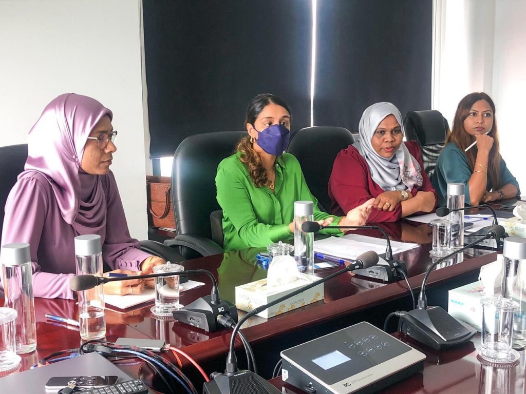 Adeeb aai Ziyath minivanvumun kanboduvun faalhukoh, gaanoonu islaahu kurumah govaalaifi