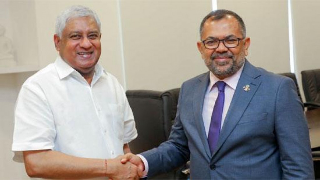 Lanka in dhivehinnah 90 dhuvahuge on arrival visa libeyne kamuge yageen kan dheefi