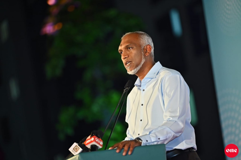 Hiyaa flat athuli meehunnah mi aharu fashaa mashroou inn massala halluvaane: Raees