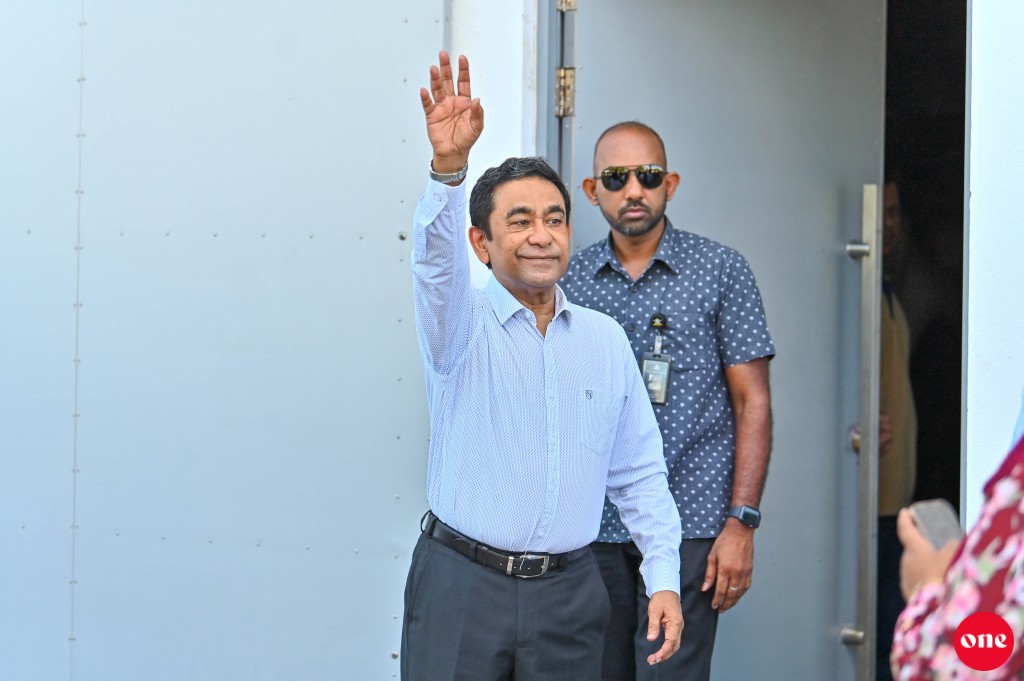Dhathuruge mauloomaathu angai shareeaiy thaavalu nukuran Yameen edhunu, Online kon haaziruvaan ves thayyaaruvi: Vakeelun