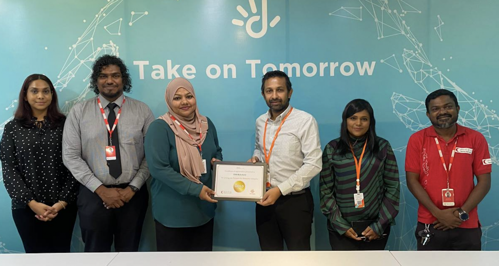 Insaaniyyathahtakai  Red Crescent in kuraa massakathugai eheetherivumah dhiraagun partner vejje