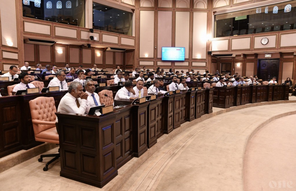 Power outage in parliament delays sitting
