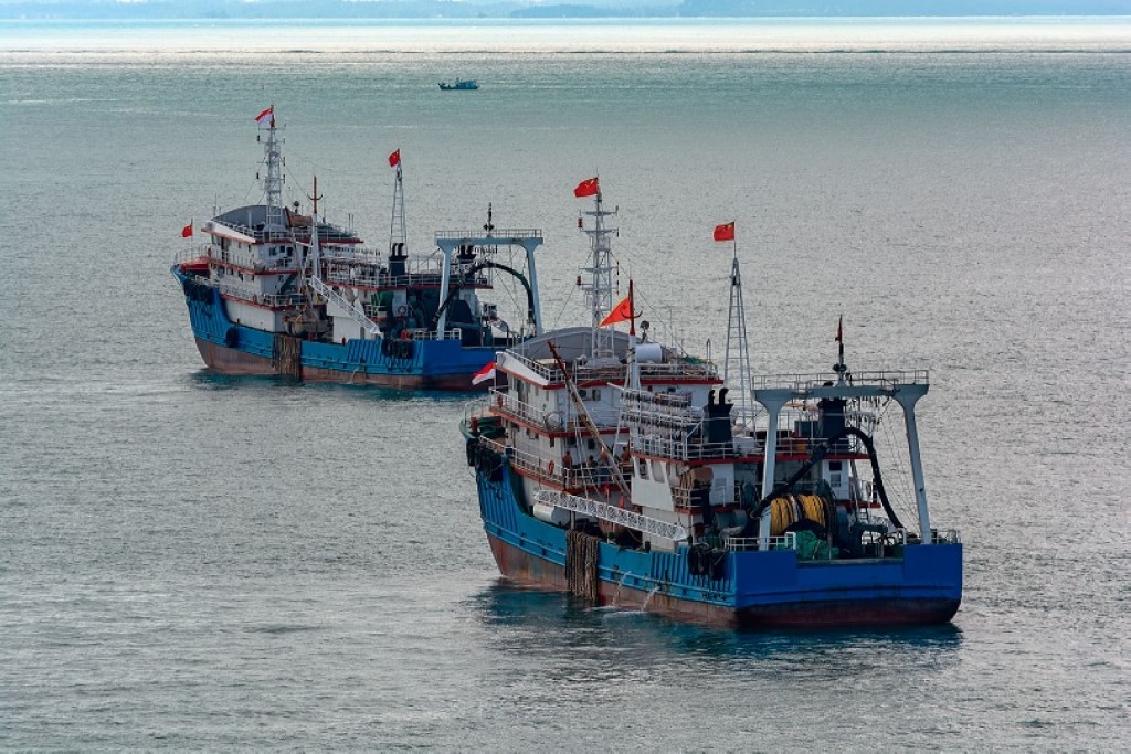 Dhekunu China kandah China ge boat thakun najis alhaa mahsala balanee