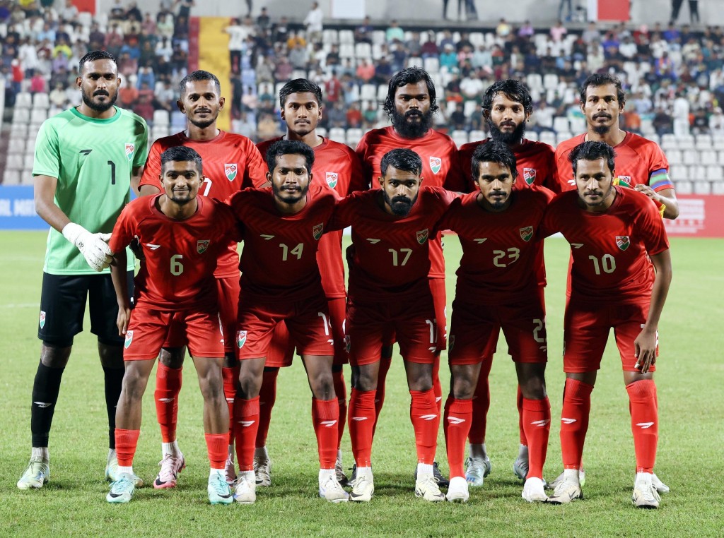 Football ah dhirun genesdhin thaareehee molheh: Fahathugai kulhuntheringe hiyyvaraai roohu