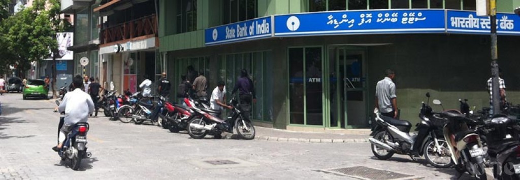 Four arrested in helmet clad mugging incident - MVR 2.3 million stolen