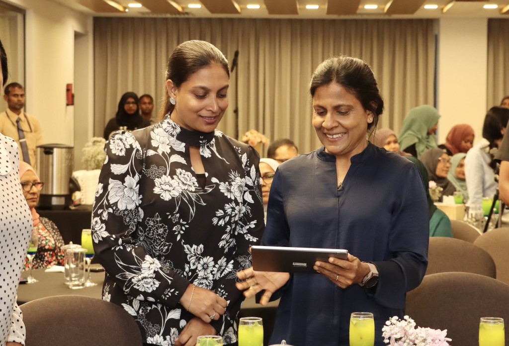 Dharivarun ah nafsaanee eheetherikan dheyne hotline eh