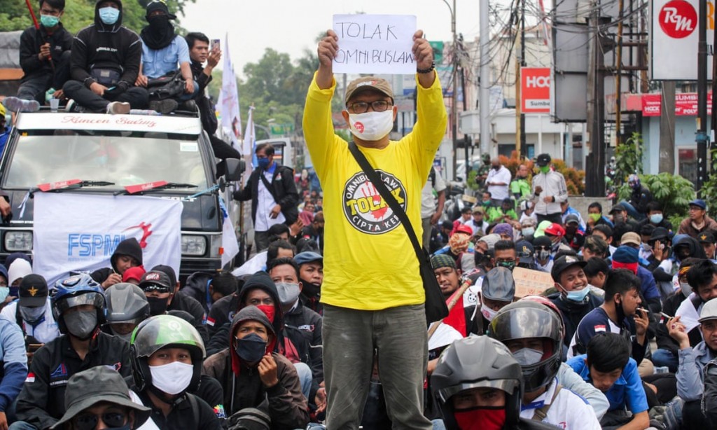 Thousands continue protests against Indonesia's new jobs law