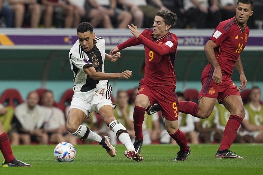 Spain aa ehvarukoh, Germany inn unmeedhu dhamahattaifi