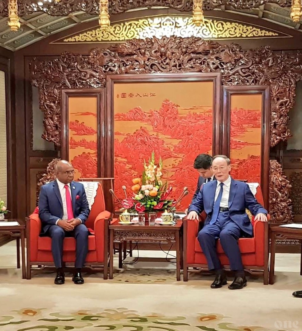 Minister Shahid conveys National Day greetings to Foreign Minister of China