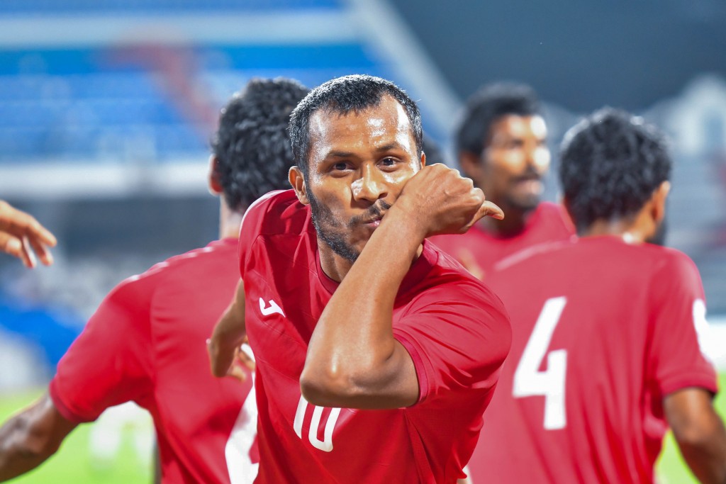Photo: Bhutan balikoh, Raajje in feshun rangalhu kurun